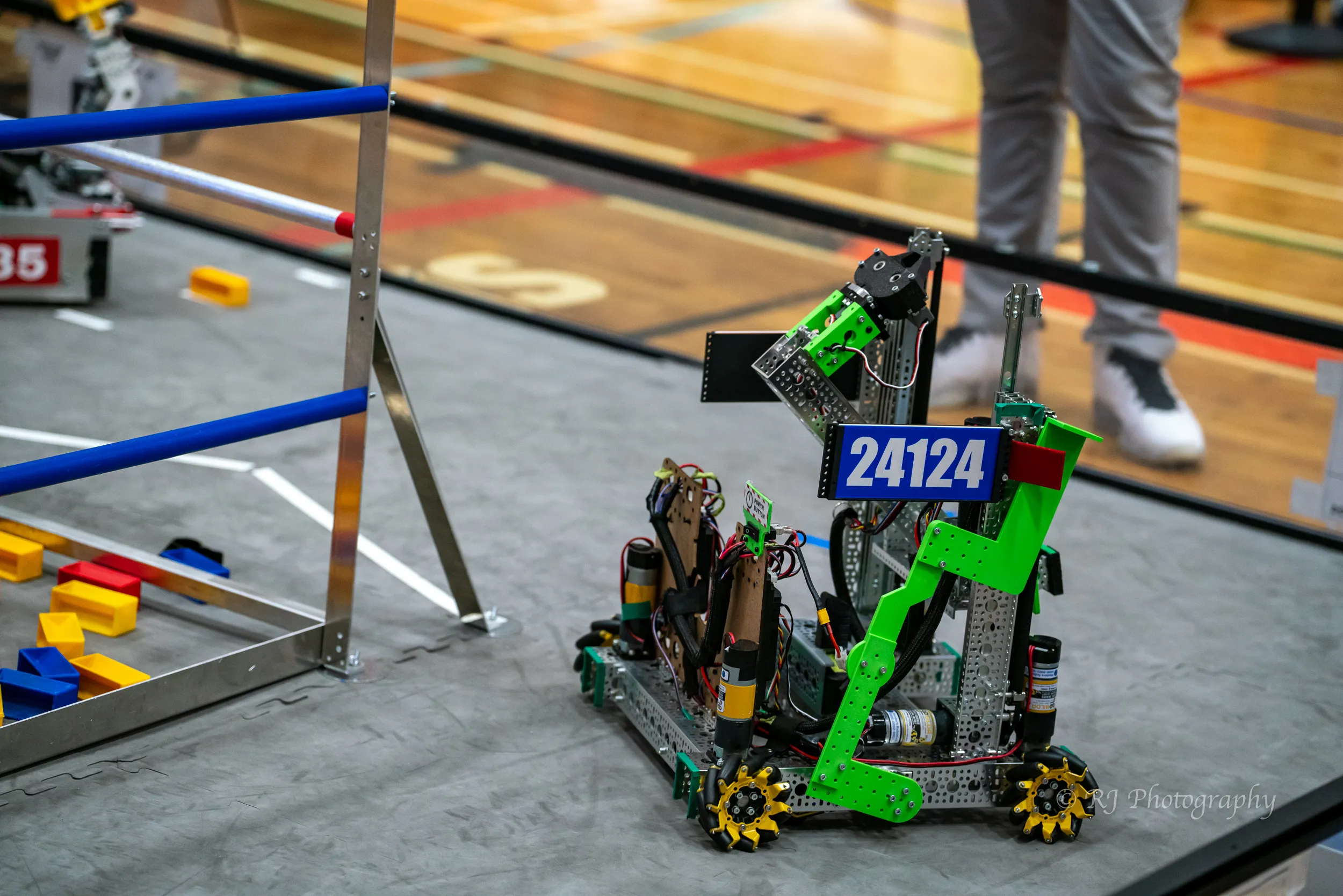 24124 Into The Deep Robot